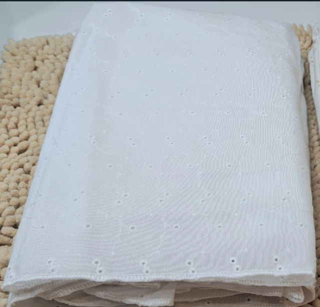 CUBRE SOMMIER BRODERIE KING